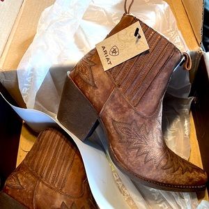 Ariat Scarlet Western Booties